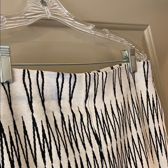 Skirt - Picture 3 of 3